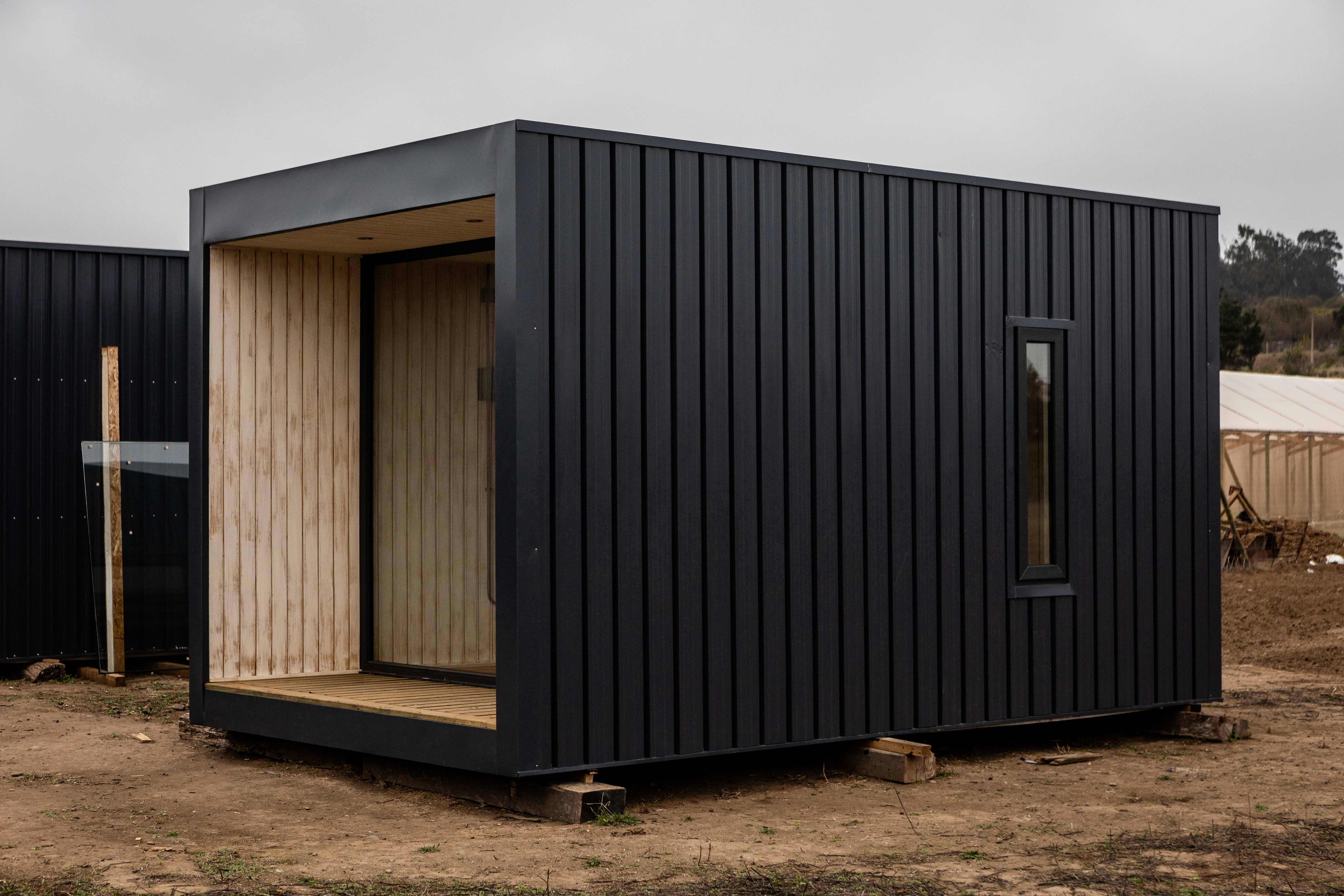 Exterior módulo Modulab con puerta abierta